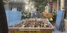 4 minuti faCi sono quattro persone disperse dopo il crollo di un palazzo in ristrutturazione nel centro di Madrid