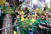 1 minuto faLe foto delle manifestazioni in Brasile per Bolsonaro, invocando TrumpHanno chiesto l'amnistia per l'ex presidente e invitato gli Stati Uniti a fare nuove pressioni sul governo brasiliano