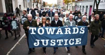 1 minuto faÈ stato assolto un ex soldato britannico accusato dell’uccisione di due persone in Irlanda del Nord nel “Bloody Sunday”, nel 1972