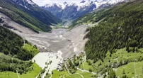 In Svizzera dopo il crollo del ghiacciaio può esondare un fiumeNel canton Vallese i detriti che hanno distrutto il paese di Blatten ora bloccano il fiume Lonza