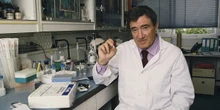 È morto il medico e ricercatore francese Etienne-Emile Baulieu, che inventò la pillola abortiva