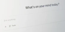 2 minuti faUna famiglia ha fatto causa a OpenAI per il suicidio del figlioUn sedicenne californiano aveva scritto a ChatGPT dei suoi piani per uccidersi: i genitori sostengono che l'azienda sia responsabile