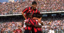4 minuti faLa prima Serie A con i nomi dei calciatori sulle maglie, trent’anni faFu possibile metterli perché i numeri diventarono fissi per tutta la stagione, perdendo il loro tradizionale legame coi ruoli in campo