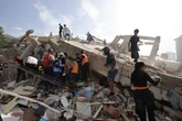 pochi secondi faCi sono ancora centinaia di dispersi per i terremoti in VenezuelaI soccorritori continuano a scavare sotto le macerie: almeno 235 persone sono morte e oltre 4.300 sono state ferite