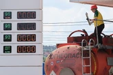 pochi secondi faIn Crimea manca il carburanteDa mesi l'Ucraina attacca con i droni le linee di rifornimento russe, causando enormi danni
