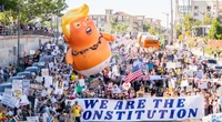 4 minuti faIn milioni hanno partecipato alle proteste contro TrumpLe manifestazioni molto partecipate sono state organizzate in tutti gli Stati Uniti con lo slogan "No Kings": le foto