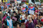 3 minuti faLe foto del Pride di MilanoÈ stata la venticinquesima edizione, e hanno partecipato decine di migliaia di persone, nonostante il grande caldo