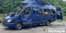 Almeno 9 persone sono state uccise da un attacco russo contro un autobus nel nord-est dell’Ucraina