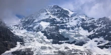 Una valanga ha travolto sette persone sull’Eiger, in Svizzera: due sono morte e cinque sono rimaste ferite