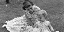 1 minuto faI gruppi Facebook che animano le vecchie foto con l’AIIn Italia moltissime persone poco pratiche con la tecnologia li usano per chiedere ad altri utenti di "ridare vita" a persone care che non si sono più