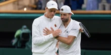 1 minuto faJannik Sinner è ai quarti di Wimbledon, grazie al ritiro del suo avversario
