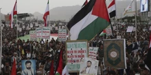 1 minuto faGli Houthi hanno attaccato due navi cargo nel mar Rosso per la prima volta da metà aprile