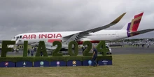 È precipitato un aereo di linea in IndiaVicino all'aeroporto di Ahmedabad, nell'ovest del paese: a bordo c'erano più di 200 passeggeri