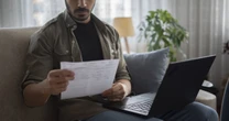 Come si legge la busta pagaGuida alla lettura di un documento illeggibile eppure pieno di informazioni importanti, dalle tasse che paghiamo alle ferie che abbiamo
