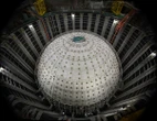 pochi secondi faLa Cina va a caccia di neutriniUna gigantesca sfera sotterranea è pronta per studiare le particelle più sfuggenti e risolvere il mistero della loro massa