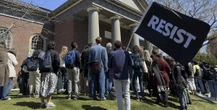 Trump ha sospeso tutte le nuove sovvenzioni federali all’Università di Harvard