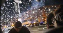 Che proteste sono quelle di Los Angeles?La città non è assediata dai violenti, come dice Trump, ma le violenze ci sono state: da parte di piccoli gruppi indipendenti dai manifestanti pacifici