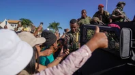 4 minuti faChi sono i militari che hanno preso il potere in MadagascarSi sono schierati con i manifestanti e contro il presidente Andry Rajoelina, che nel 2009 era arrivato al potere anche grazie a loro