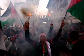 3 minuti faLe foto delle proteste prima della partita Italia-Israele a UdineC'è stato un corteo pacifico per la Palestina, e poi alcuni scontri con la polizia