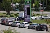 4 minuti faIn Crimea le autorità filorusse hanno sospeso la vendita di carburante per la carenza causata dagli attacchi ucraini
