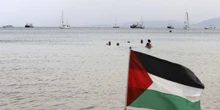 pochi secondi faIn costa consiste esattamente il compromesso proposto alla FlotillaPrevede di affidare scaricare il cibo a Cipro, affidarlo alla Chiesa cattolica e da lì farlo arrivare a Gaza; ma è tutto più complicato di come sembra
