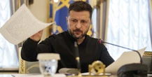 pochi secondi faZelensky sta accentrando i suoi poteri?La legge che riduce l’autonomia delle agenzie anticorruzione è solo l’ultima di una serie di misure che secondo i critici stanno indebolendo le istituzioni ucraine