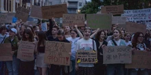 pochi secondi faLe prime grosse proteste in Ucraina contro Volodymyr ZelenskyIn opposizione a una legge che elimina l'autonomia delle agenzie anticorruzione e che, secondo i critici, ne mette a rischio l'indipendenza