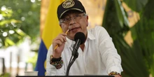 1 minuto faTrump ha sospeso gli aiuti alla Colombia, dopo che il presidente colombiano ha detto che gli attacchi statunitensi nei Caraibi sono omicidi