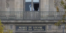 4 minuti faIn sette minuti e in pieno giornoCome si è svolto il furto al Louvre di Parigi, mentre il museo era aperto e la sicurezza presente