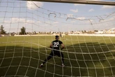 pochi secondi faCosa fanno i calciatori in CisgiordaniaDa più di due anni il campionato palestinese è sospeso, mancano gli sponsor e quindi si allenano da soli