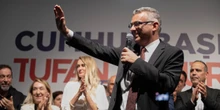 3 minuti faA Cipro Nord ha vinto il candidato della riunificazioneTufan Erhürman è un politico di centrosinistra ed europeista, favorevole a una soluzione federale per l'isola divisa da più di 40 anni