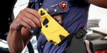 1 minuto faGenova ha bloccato la sperimentazione dei taser alla polizia locale prima ancora che iniziasse