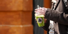 3 minuti faNon c’è abbastanza matcha per tuttiIl Giappone fatica a star dietro all'enorme domanda, e quest'anno il raccolto è pure andato male