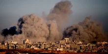 pochi secondi faHamas e Israele hanno firmato l’accordo per la prima fase del piano di paceSi basa sulla proposta fatta da Trump la settimana scorsa, modificata durante le trattative degli ultimi giorni