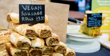 1 minuto faIl Parlamento europeo ha votato contro l’uso di termini come “burger” o “bistecca” per indicare cibi di origine vegetale
