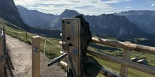 1 minuto faIl tornello sulle Dolomiti installato dai residenti per rendere un sentiero a pagamentoInizialmente l'avevano messo come momentanea forma di protesta per i troppi turisti sul monte Seceda, ora però l'hanno riattivato