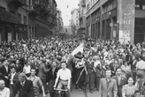 1 minuto faPerché il 25 aprile si festeggia la LiberazioneIn quel giorno del 1945 i soldati nazisti e fascisti si ritirarono da Milano e Torino, anche se la guerra continuò ancora