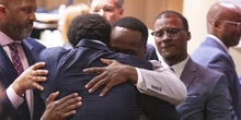 Sono stati assolti tre dei cinque poliziotti coinvolti in un noto caso di pestaggio a morte di un uomo afroamericano a Memphis