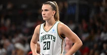 pochi secondi faLe New York Liberty c’erano dall’inizio, ma vincono da pocoUna delle più antiche squadre femminili di basket degli Stati Uniti ha cominciato ad avere successo da quando sono arrivati un bel po' di soldi e una giocatrice come poche altre al mondo