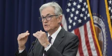 2 minuti faLa FED ha infine ceduto al calo dei tassi di interesseLi ha ridotti dopo mesi di forti ingerenze da parte di Donald Trump, che ha parecchio criticato il presidente della banca centrale e provato a licenziare una consigliera