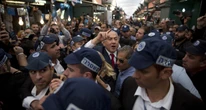 22 minuti faTutti i modi in cui Netanyahu ostacola un accordo su GazaTattiche retoriche, ripensamenti dell’ultimo minuto, nuove condizioni e obiettivi militari: ora l’attacco via terra alla città di Gaza complica tutto di nuovo
