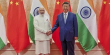 3 minuti faPer India e Cina sembra essere un buon momentoOra che il governo di Modi si sta allontanando dagli Stati Uniti per via dei dazi, il presidente Xi Jinping vuole rafforzare l'influenza cinese sul paese