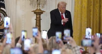 Trump sa quello che sta facendo?C'è chi dice di no, e chi pensa che dietro ai dazi ci siano piani sofisticati ed eccezionali: le teorie sono molte
