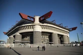1 minuto faNove persone sono indagate per la vendita dello stadio di San SiroSono dirigenti del comune di Milano e consulenti di Inter e Milan, accusati di aver gestito l’operazione in modo illecito