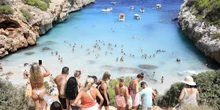 Le isole Baleari si sono pentite di aver ingaggiato degli influencerDoveva servire a risolvere un problema, ma ne ha creato un altro