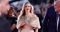 Un po’ di foto di Angelina JolieDa quando aveva 16 anni a oggi che ne ha 50, da Lara Croft a Maria Callas