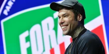 Fedez è diventato di destra?La sua partecipazione al congresso di Forza Italia Giovani ha stupito, ma è un po' che si sta riposizionando