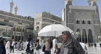Organizzare il pellegrinaggio di due milioni di persone alla MeccaIl governo saudita prova da tempo a centralizzare la gestione dello Hajj e renderlo più sicuro, riuscendoci poco