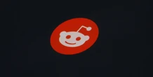 pochi secondi faReddit è rimasto uguale mentre intorno Internet peggioravaE oggi tra i grandi social network è quello più informativo e civile, cose che pagano