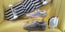 pochi secondi faIl fondo cinese Hsg acquisirà il marchio di sneaker di lusso italiano Golden Goose